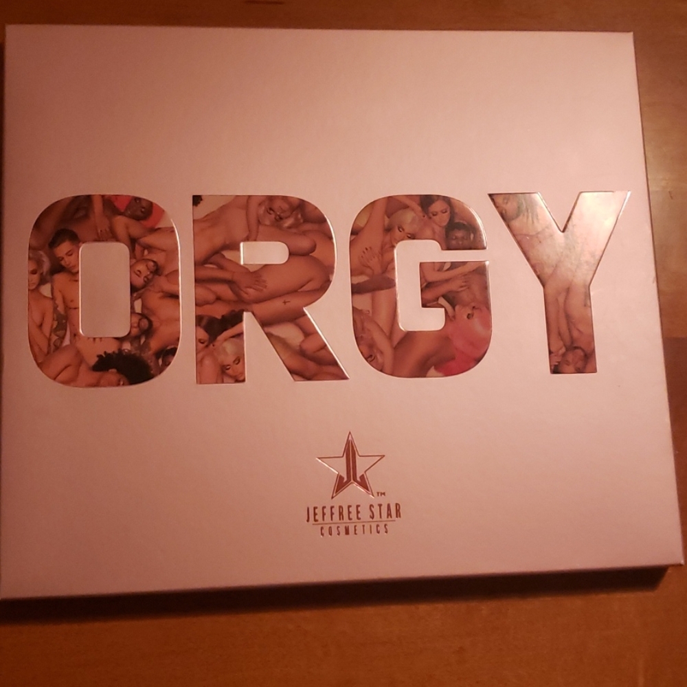 Jeffree star orgy pallette